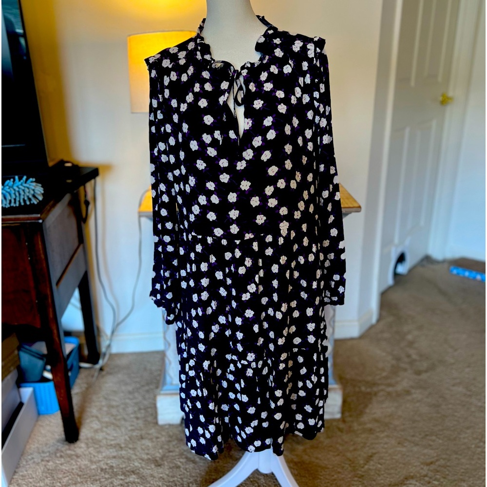 Pretty Navy Blue with White & Lavender floral design dress by J. Crew. Size XL